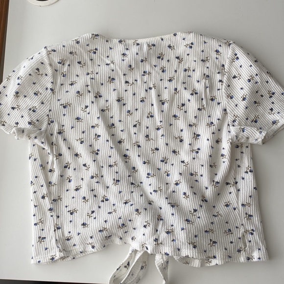 Brandy Melville Wrap Top - Picture 3 of 4